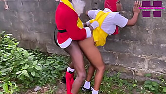 El Intercambio Travieso De Santa Con Una Chica Vestida De Hijab - El Video Caliente De Red